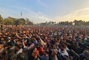 নড়াইলে কলস প্রতীকের মনিরুলের জনসভা জনসমুদ্রে পরিণত